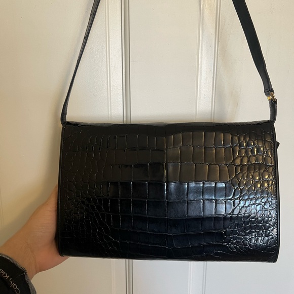 Gucci Black Crocodile Embossed Crossbody Bag - Picture 4 of 16